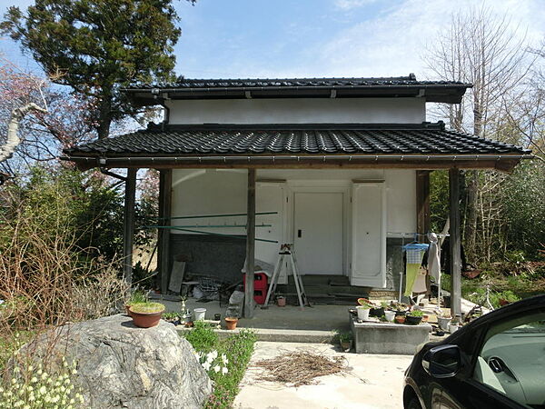 土蔵造瓦葺2階建　倉庫