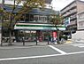 周辺：【コンビニエンスストア】ファミリーマート　枦塚町店まで380ｍ