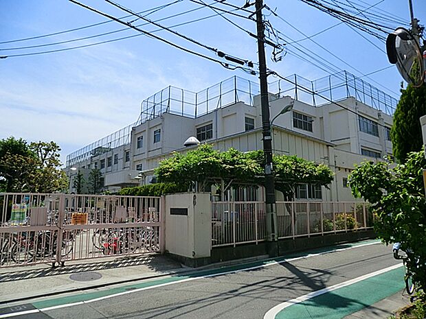 大田区立多摩川小学校　810m