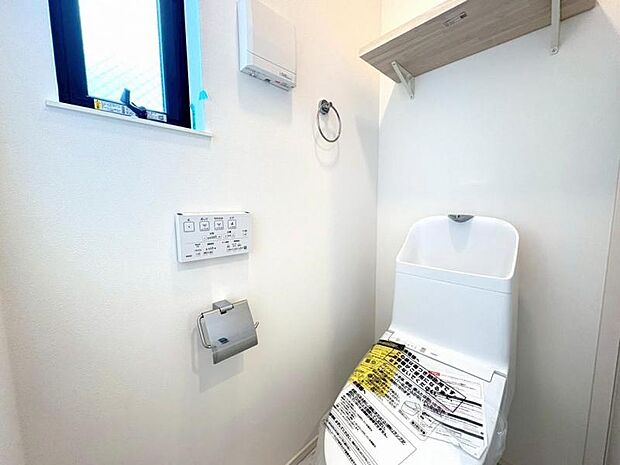 トイレは2階と3階に備えられています。白を基調としたトイレが設置予定です。