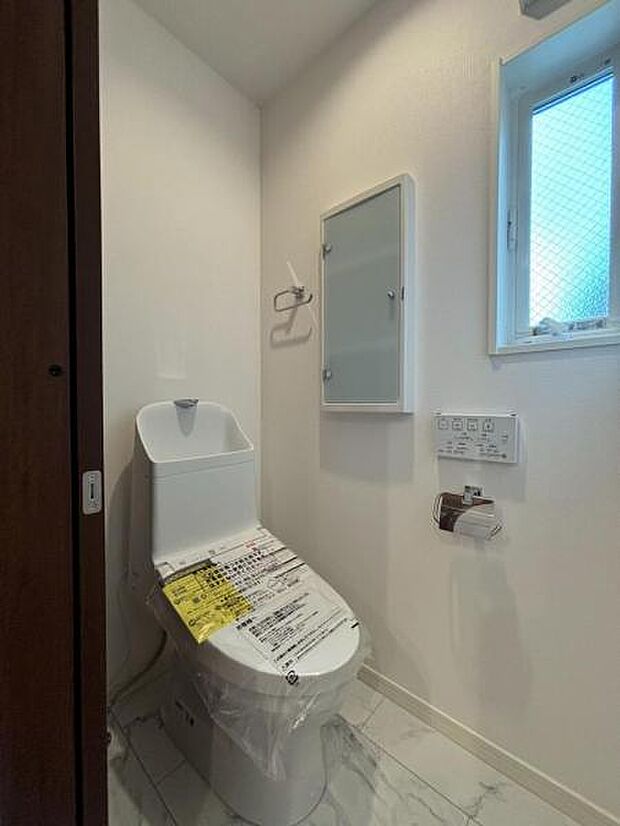 シンプルでシャープなフォルムは、そのデザイン性だけでなく汚れが拭きやすくお手入れ簡単です。