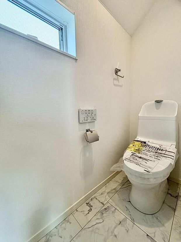 シンプルでシャープなフォルムは、そのデザイン性だけでなく汚れが拭きやすくお手入れ簡単です。