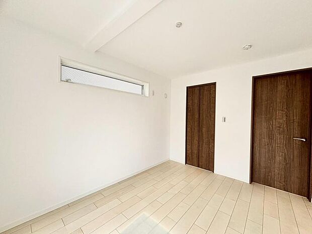 各部屋に備えられたクローゼット。普段使わないものを全部しまってしまえば、○○帖のお部屋の空間をたっぷり使うことが出来ます。