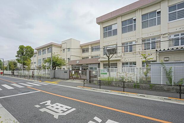 調布市立染地小学校 560m