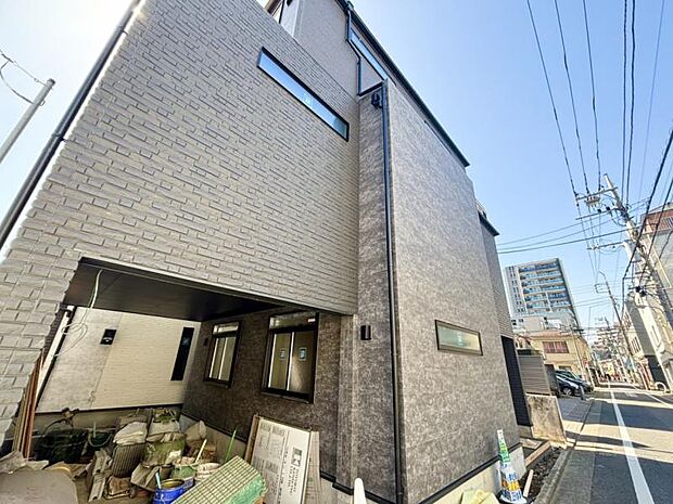 同じ工務店の完成見本や同ボリュームの完成物件もご案内しておりますので、お気軽にお問い合わせ下さいませ。