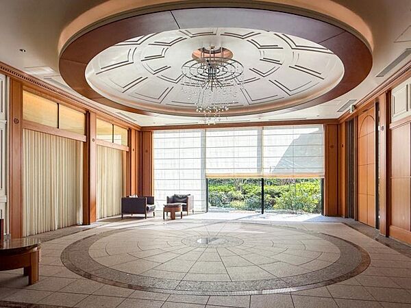 上品で落ち着きのある空間が、日常に上質なひとときを添えてくれます。