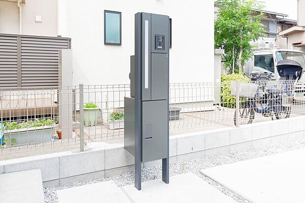 TVモニターフォンと宅配ボックス。