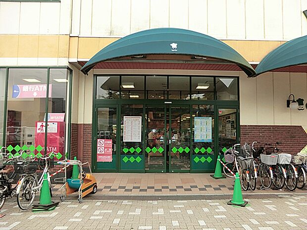 クイーンズ伊勢丹 仙川店　680ｍ