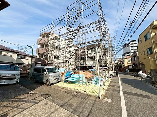 更地の状態をご覧頂くことで、隣接した環境をしっかりとご確認頂けます。更に同工務店の完成見本を合わせてご見学頂くことで、完成形の姿をイメージ出来ます。