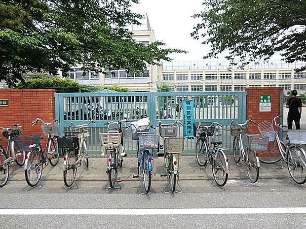 大田区立東糀谷小学校 1050m