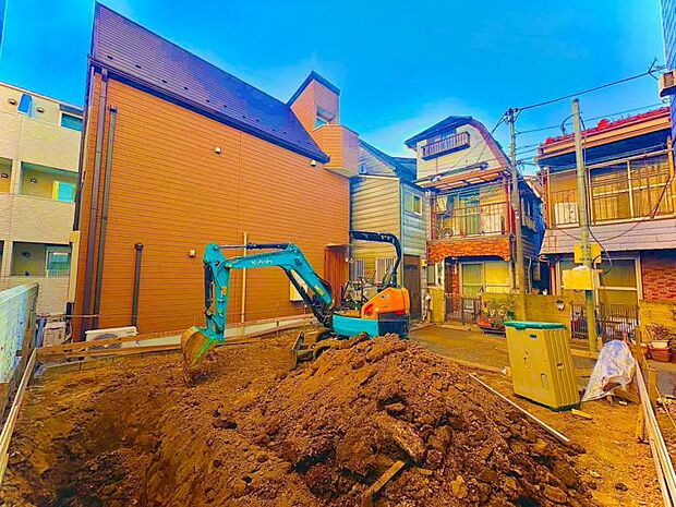 南西側は日差しが入るようゆとりの持ったつくりになっています。