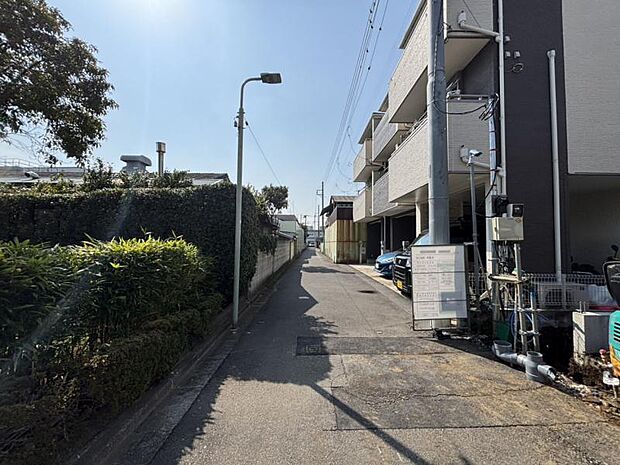 お住まいの前を通るのはご近所さんだけの閑静な住宅地です。静かな住環境を叶えられます。
