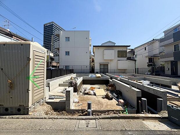 更地の状態をご覧頂くことで、隣接した環境をしっかりとご確認頂けます。更に同工務店の完成見本を合わせてご見学頂くことで、完成形の姿をイメージ出来ます。