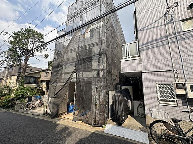 この場所だからこそ叶えられる開放感、「陽光を取り入れた住宅」です。是非現地でご体感下さいませ。