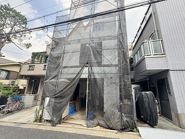 それぞれ独特の顔を持つあなただけのお住まい。各棟によって暖かい日差しの入り方・見え方も違うお住まい。