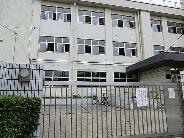 大田区立萩中小学校 530m