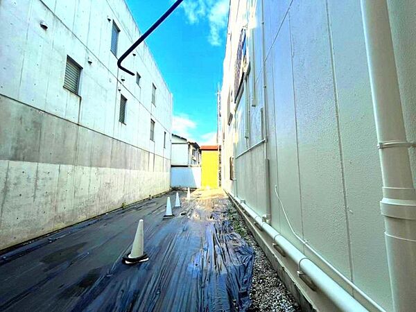 更地の状態をご覧頂くことで、隣接した環境をしっかりとご確認頂けます。