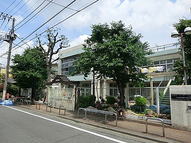 中央八丁目保育園 250m