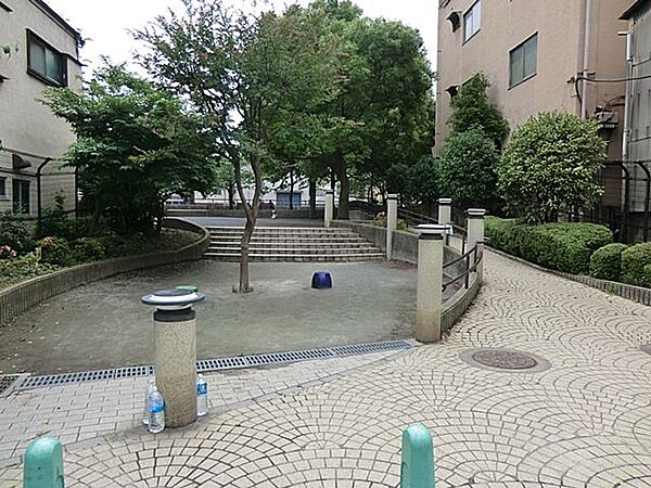 大森南一丁目公園　300ｍ