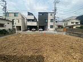 更地の状態をご覧頂くことで、隣接した環境をしっかりとご確認頂けます。