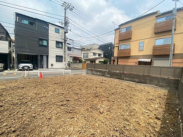 同じ工務店の完成見本や同ボリュームの完成物件もご案内しておりますので、お気軽にお問い合わせ下さいませ。