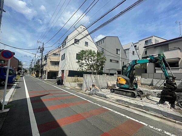 それぞれ独特の顔を持つあなただけのお住まい。各棟によって暖かい日差しの入り方・見え方も違うお住まい。実際の日当たりや現地の雰囲気もご確認くださいませ。