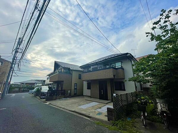 日々の疲れを癒してくれる主寝室。お子様も自分のお部屋でお勉強など出来るお部屋のご用意もございます。