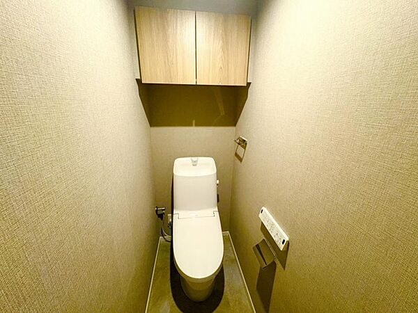 少ない水でもしっかり洗浄してくれるトルネード洗浄などのお掃除機能もございます。