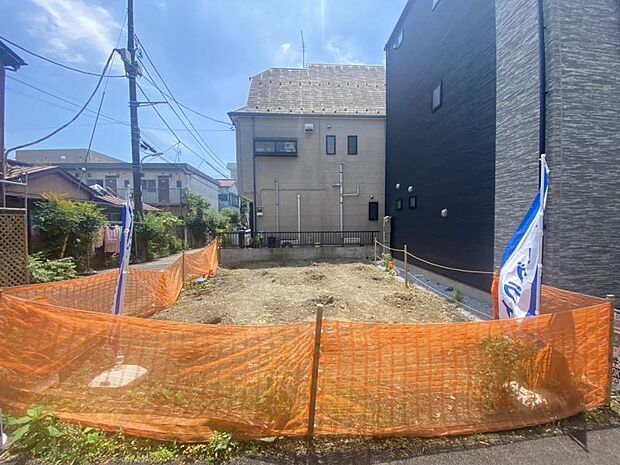 各棟によって暖かい日差しの入り方・見え方も違うお住まい。実際の日当たりや現地の雰囲気もご確認くださいませ。