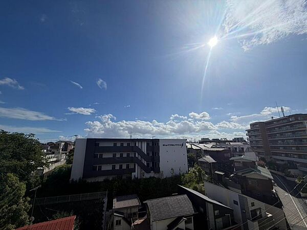 ホット一息つきたいときに望むこの眺望。リラックスできる空間になりますね！