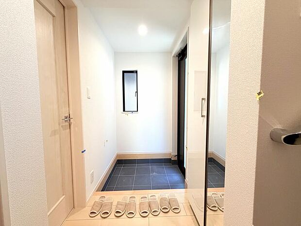 今後ご家族の「行ってきます」「ただいま」が行き交う空間になることでしょう。