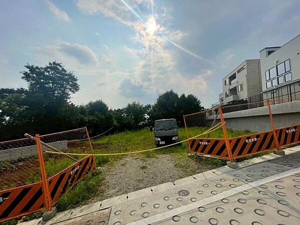 車通りが少なく、静かで安心して暮らせる環境です。