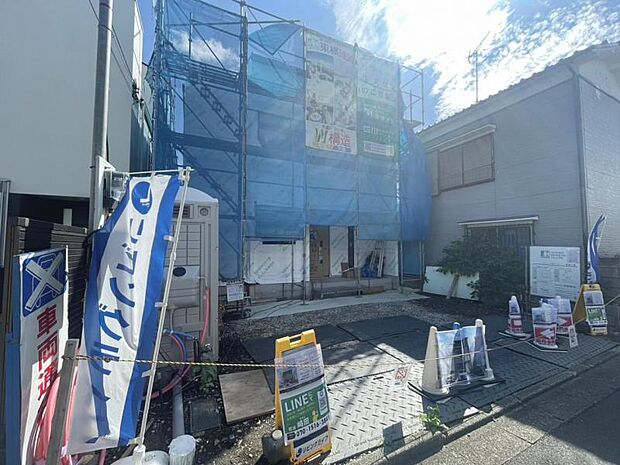 更地の状態をご覧頂くことで、隣接した環境をしっかりとご確認頂けます。更に同工務店の完成見本を合わせてご見学頂くことで、完成形の姿をイメージ出来ます。