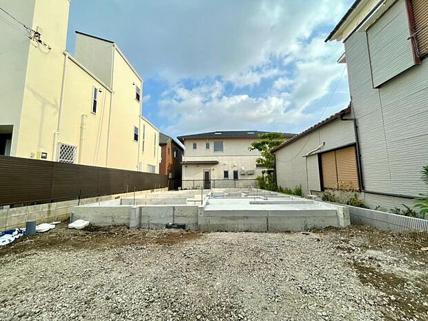 同じ工務店の完成見本やショールームもご案内しておりますので、 お気軽にお問い合わせ下さいませ。