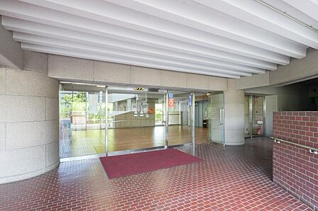 管理が行き届いた清潔感のあるエントランス。