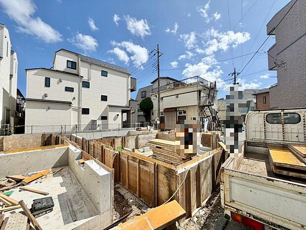 自然光が差し込む広々とした空間で、心地よい暮らしが想像できます。