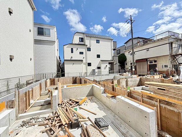 この場所だからこそ叶えられる開放感、「陽光を取り入れた住宅」です。是非現地でご体感下さいませ。