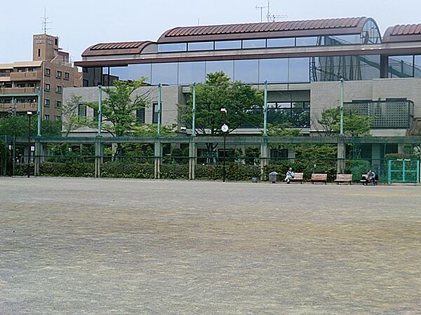 田道広場公園　550ｍ
