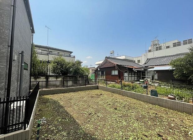 更地の状態をご覧頂くことで、隣接した環境をしっかりとご確認頂けます。更に同工務店の完成見本を合わせてご見学頂くことで、完成形の姿をイメージ出来ます。