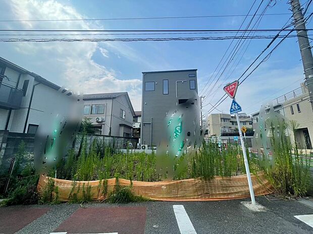 ゆとりある敷地で、理想の住まいを自由に設計できます。