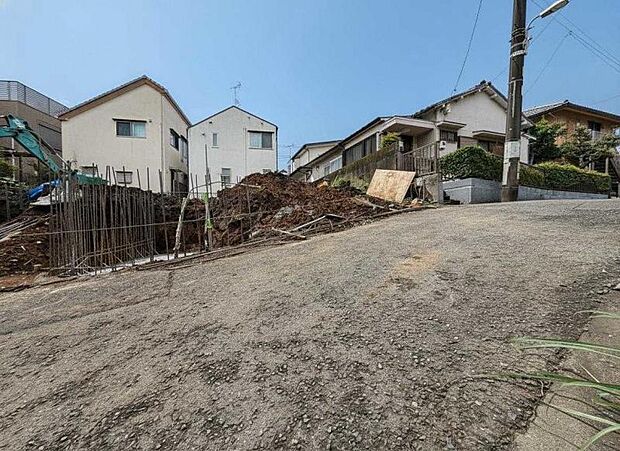 この場所だからこそ叶えられる開放感、「陽光を取り入れた住宅」です。是非現地でご体感下さいませ。