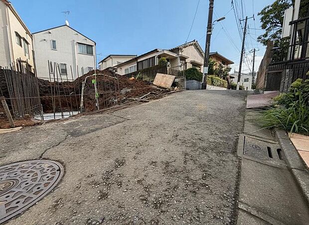 この場所だからこそ叶えられる開放感、「陽光を取り入れた住宅」です。是非現地でご体感下さいませ。