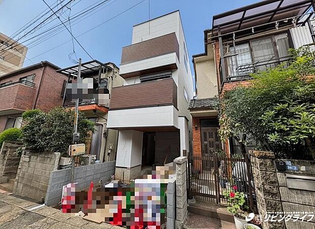 お友達などが遊びに来た時も自慢をしたくなる邸宅を創り出す外観デザインです。