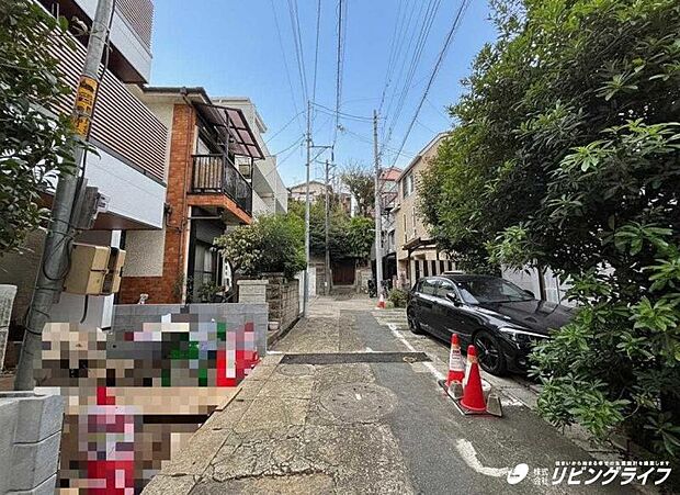 前面道路は一方通行ですので、小さなお子様もご安心してお過ごしいただけます。