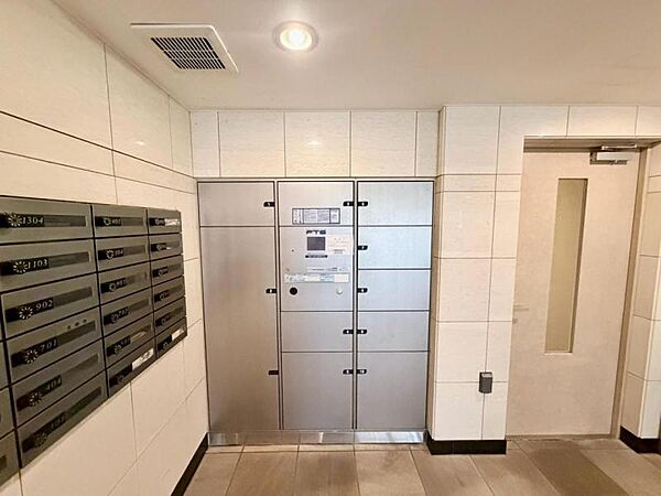 オートロックや防犯カメラも完備されておりマンションならではの防犯性の高さも住宅選びの大切な要素ですね。