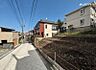 外観：完成前の状態をご覧頂くことで、隣接した環境をしっかりとご確認頂けます。