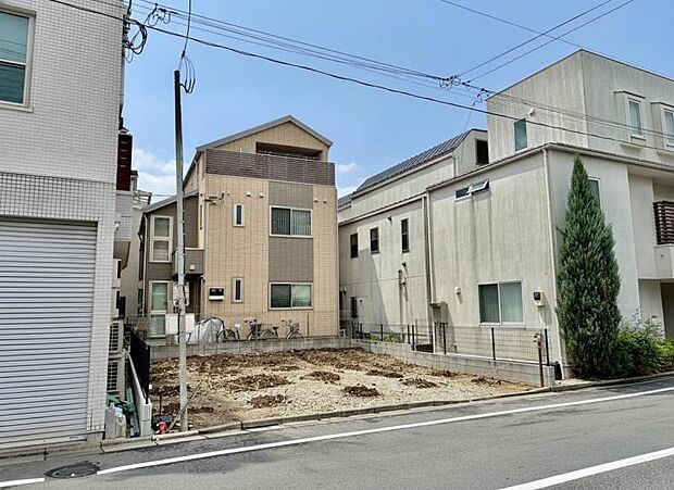 同じ工務店の完成見本や同ボリュームの完成物件もご案内しておりますので、お気軽にお問い合わせ下さいませ。