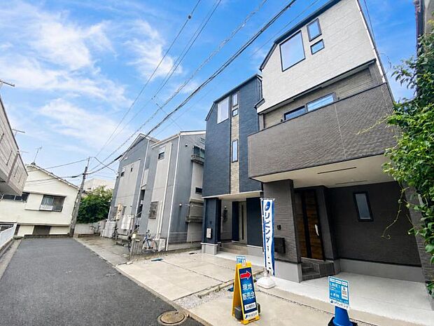 部屋に備えられたクローゼット。普段使わないものなども収納可能ですので、居室を広く使うことが出来ます。