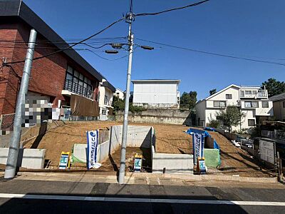 外観：この場所だからこそ叶えられる開放感、「陽光を取り入れた住宅」です。是非現地でご体感下さいませ。