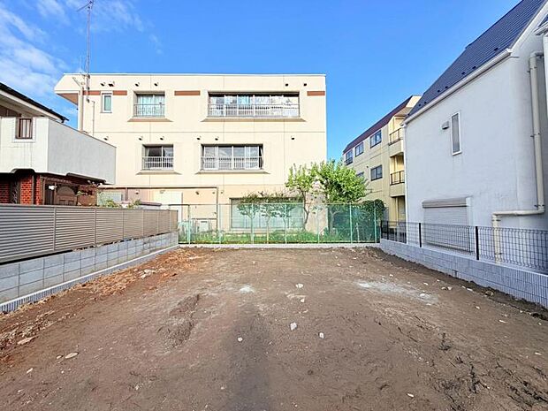 更地の状態をご覧頂くことで、隣接した環境をしっかりとご確認頂けます。